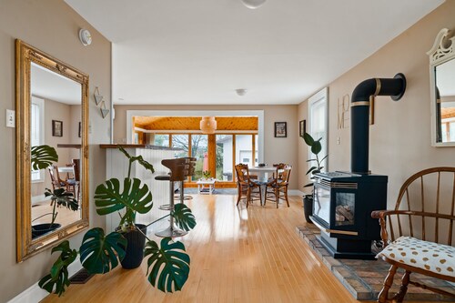 The sunroom on Maple 