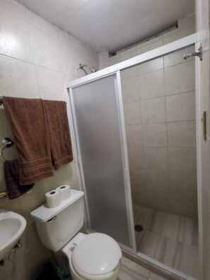 Handtücher, Seife, Toilettenpapier