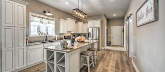 Upstate Hideaway Hot Tub,Atv,skiing,snowmobiling, hiking,relaxing,heated garage