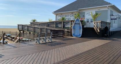 Belmar Shore House by the Sea!
1.5 Blocks to Beach with 6 badges & Parking