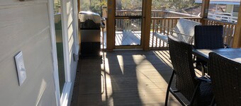 Le Creek House est super agréable et calme à la campagne.  Viens et amuse toi!