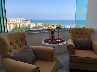 GoldenPark King Suites