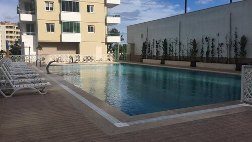 GoldenPark King Suites