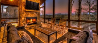 Falcon's Lair- Se aceptan mascotas | Chimenea al aire libre | Sala de juego