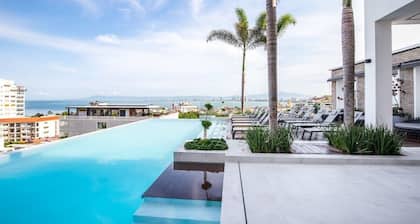D’esire Modern Condo • Romantic Zone • Rooftop Infinity Pool, Ocean Terrace, Gym