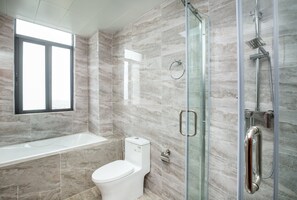 Dusche, Handtücher, Seife, Toilettenpapier