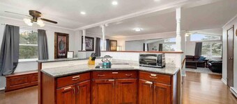 Nature Escape - TONS of space, Theme game room, Fire Pit & Grill