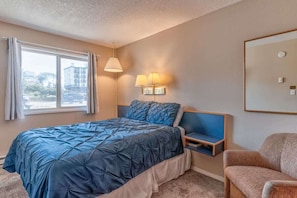 1 bedroom, iron/ironing board, WiFi, bed sheets - Steps to the Sand! Ground Floor Beachfront Condo - Sleeps 4! Pool and Sauna! (Lincoln City)