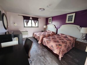 Quarto, 2 camas de casal, para não fumantes | Escrivaninha, Wi-Fi de cortesia