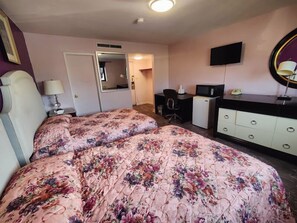 Quarto, 2 camas de casal, para não fumantes | Escrivaninha, Wi-Fi de cortesia