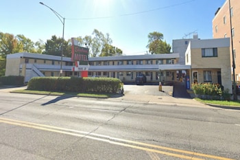 OYO Hotel Edgebrook Chicago North Shore