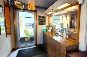 Reception - Motel Edgebrook Chicago North Shore by OYO (Chicago)