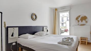 2 bedrooms, iron/ironing board, bed sheets