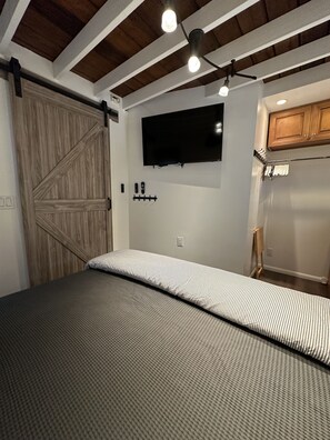 1 chambre, bureau, fer et planche à repasser, Wi-Fi gratuit