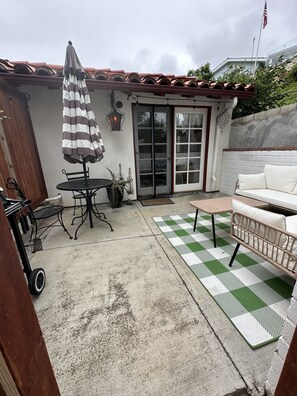Outdoor dining - El Bungalow Privado (San Clemente)