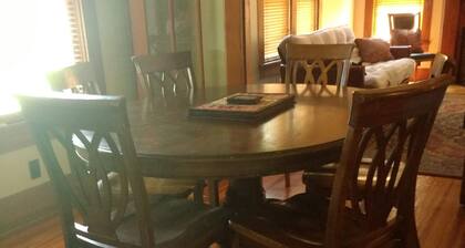 Cottage, beach, The Dixie, rope swing, kid friendly