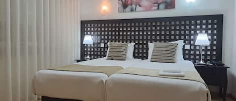 Twin Room | In-room safe, iron/ironing board, free WiFi, bed sheets