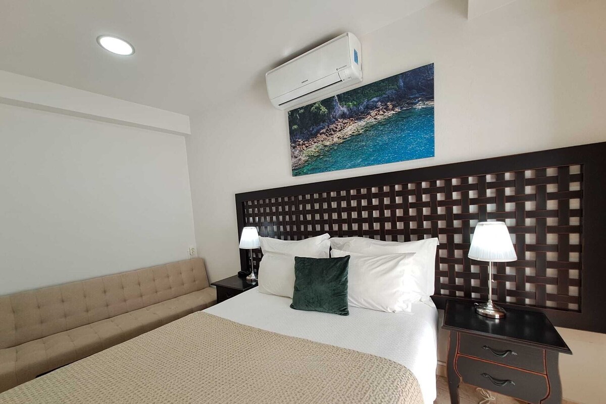 Classic Double Room, Terrace | In-room safe, iron/ironing board (on request), WiFi (free), bed sheets