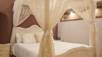 Quarto casal luxo, 1 cama Queen | Individualmente decorados, individualmente mobiliados