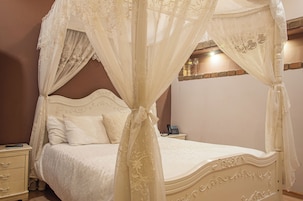 Doppia Deluxe, 1 letto queen | Con stile personalizzato, con arredamento individuale, postazione laptop