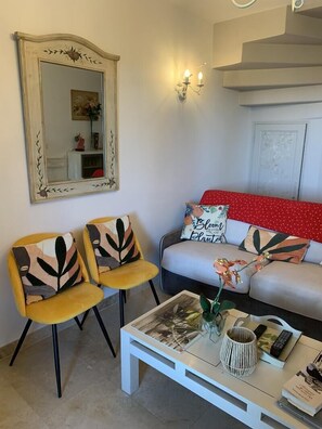 TV - Joli Gîte les Palmiers III (LA CROIX VALMER)