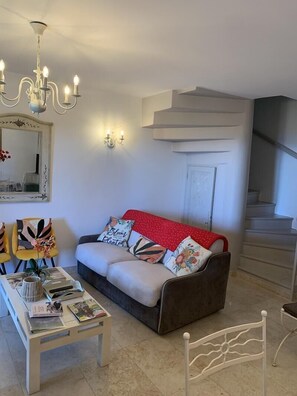 TV - Joli Gîte les Palmiers III (LA CROIX VALMER)