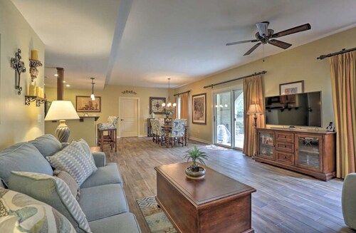 Beautiful GROUND FLOOR 2 Bedroom Relaxing Oasis w Private Veranda