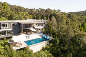 Exterior - Private Luxury in Paihia - with Heated Pool! (Paihia)