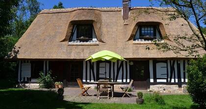Authentic cottage between Honfleur & Rouen, with SPA... and wellness option