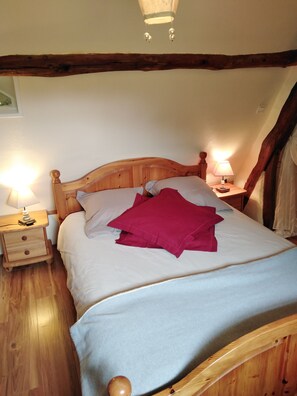 3 عدّة غرف نوم ومكواة/لوح كي وواي فاي مجانًا وملاءات أسرّة