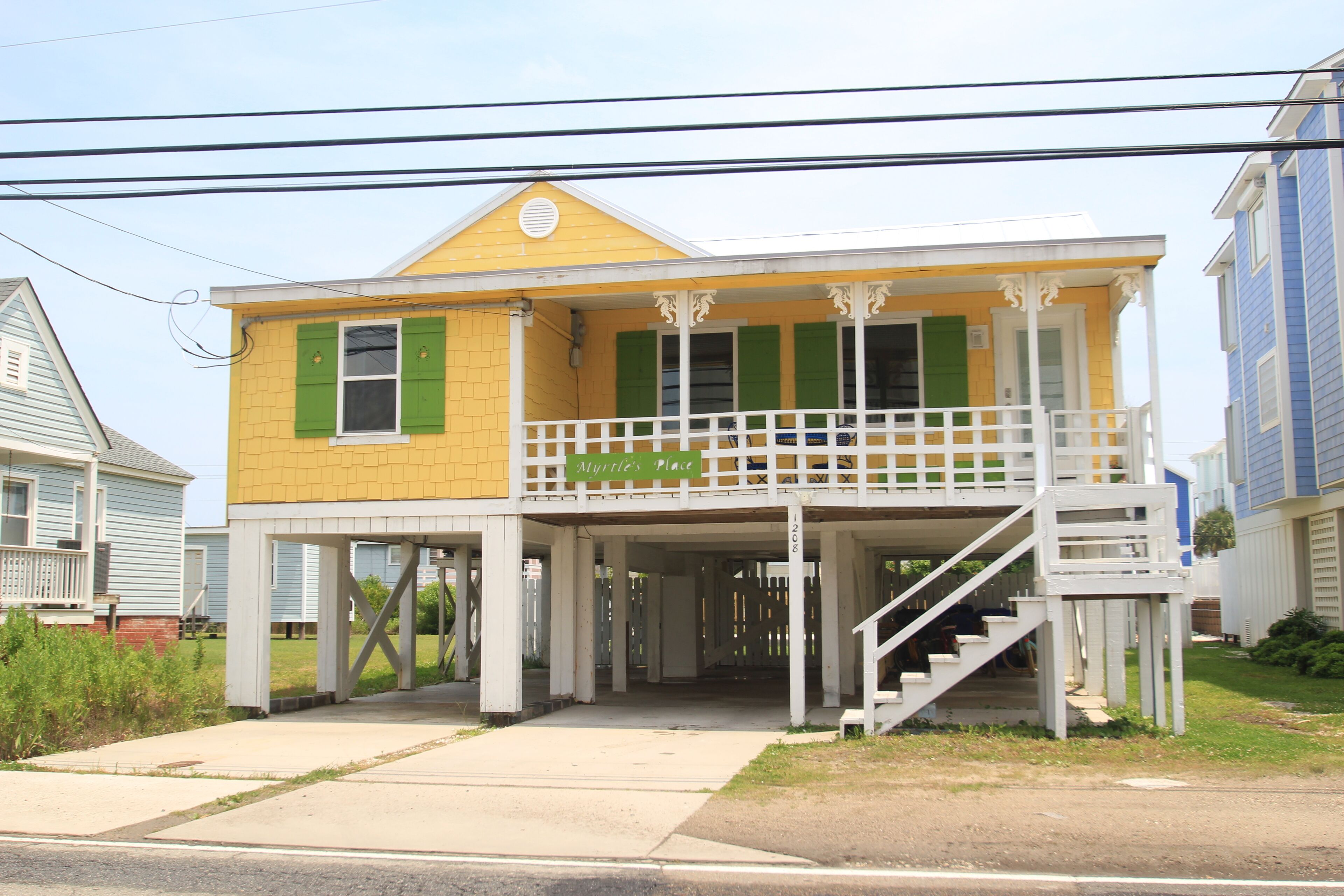 Myrtle's Place - Gorgeous 1941 updated Beach Cottage with boat slip!