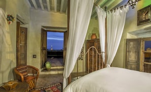 Deluxe Room, 1 Queen Bed, Terrace | Egyptian cotton sheets, premium bedding, down comforters