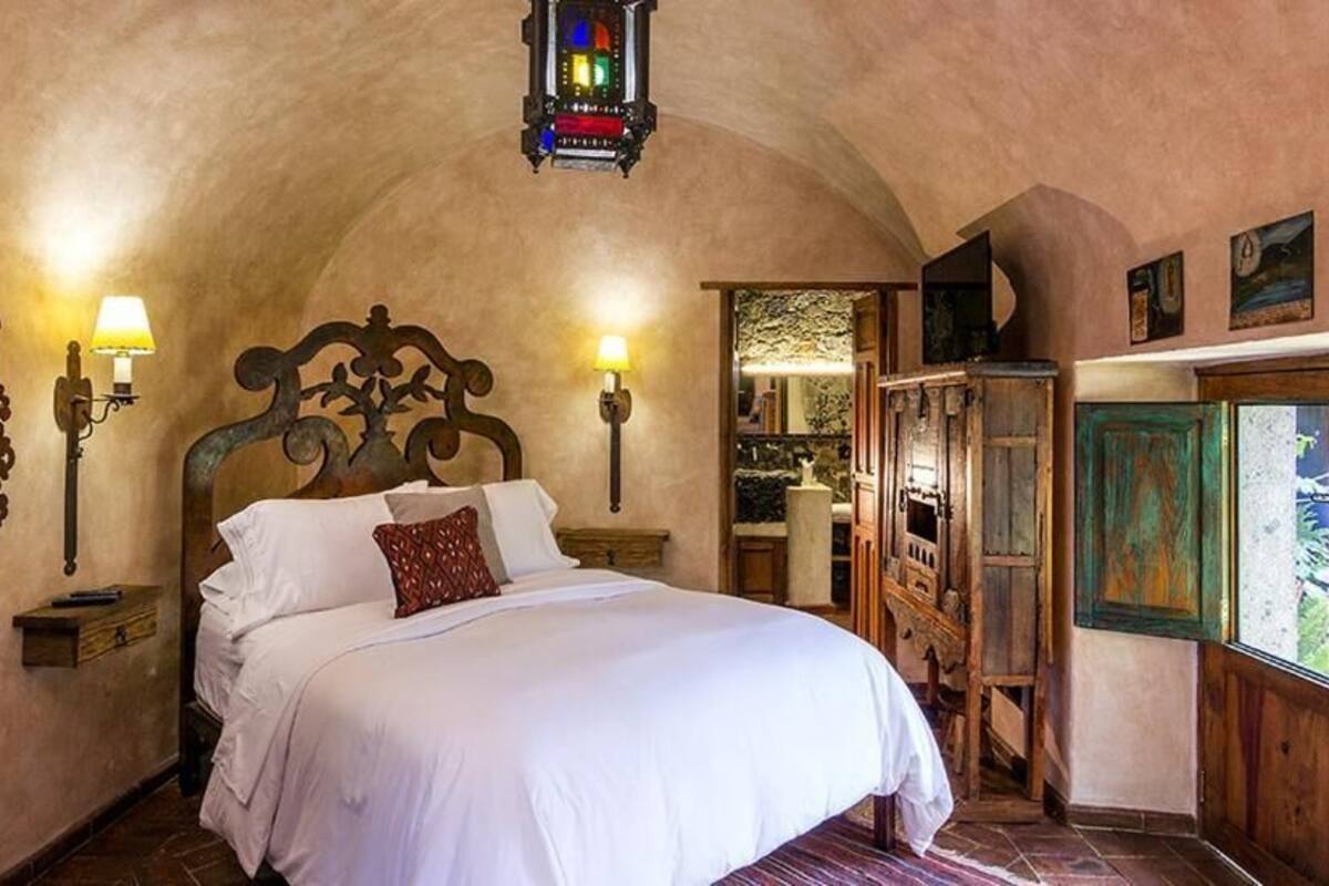 Senior Room | Egyptian cotton sheets, premium bedding, down duvets