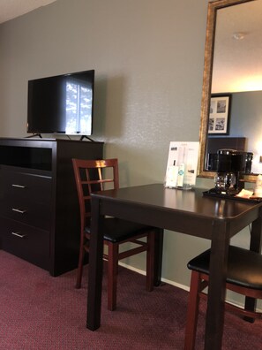 Room amenity - Latham Inn (Latham)