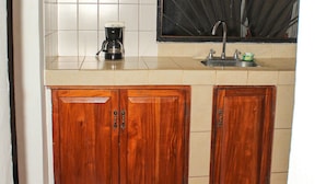 Basic Triple Room, 1 Double Bed with Sofa bed | Private kitchen | Coffee/tea maker, fridge, stovetop, rice cooker - Hotel Vista Real Manuel Antonio (Quepos)