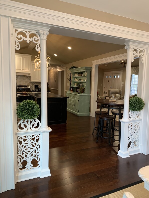Interior - The Creek House ~Gorgeous upscale 3/BR 3/Bath home in historic district (Edenton)