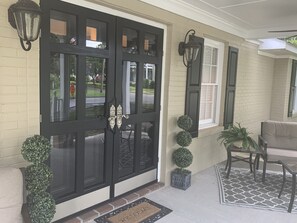 Exterior detail - The Creek House ~Gorgeous upscale 3/BR 3/Bath home in historic district (Edenton)