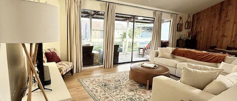 Smart TV, DVD player, video library, stereo