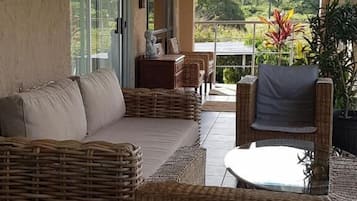 Sunbirds Chobe Villa | Terrace/patio