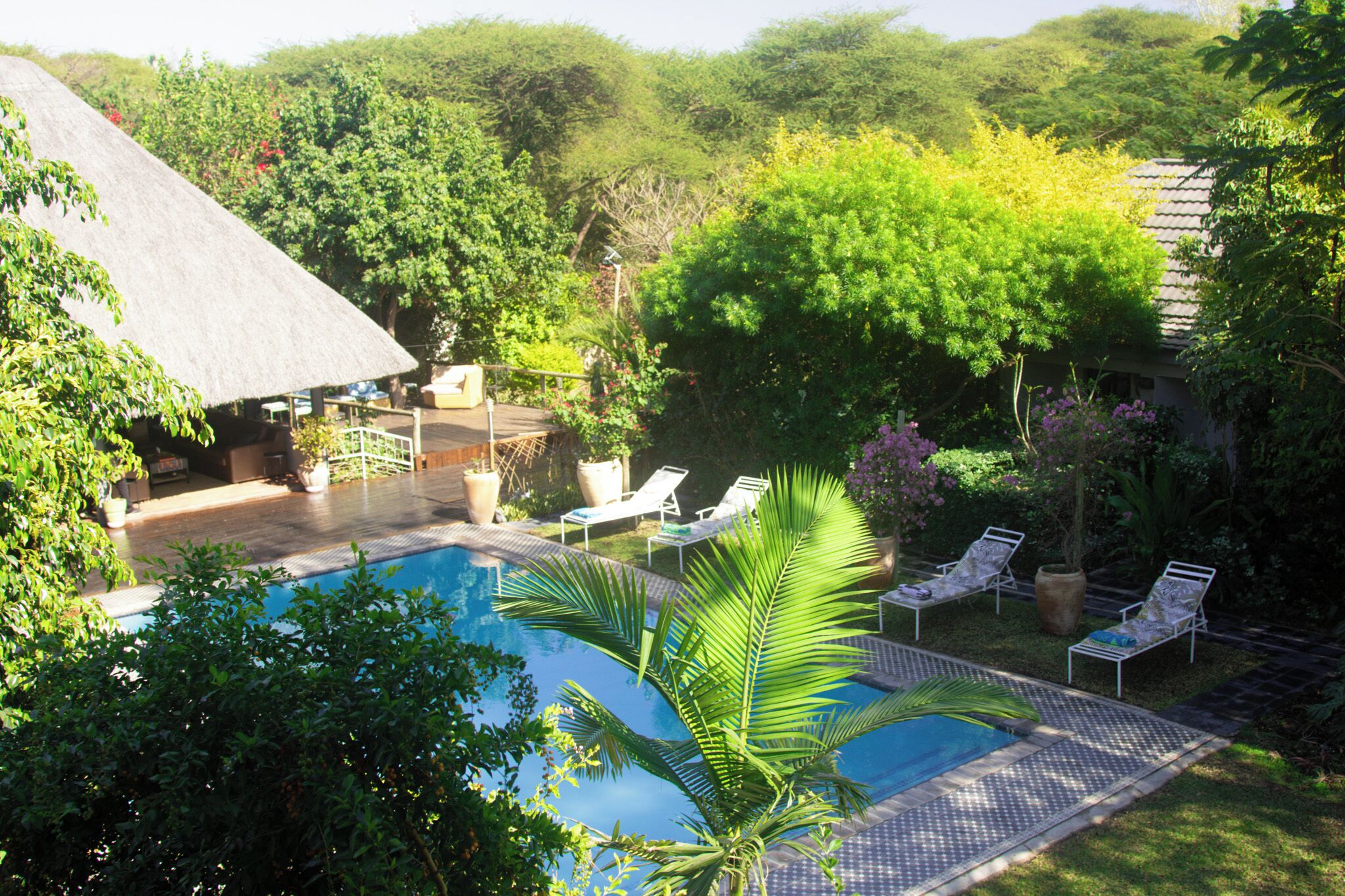 2 piscinas al aire libre (de 06:30 a 18:30), tumbonas