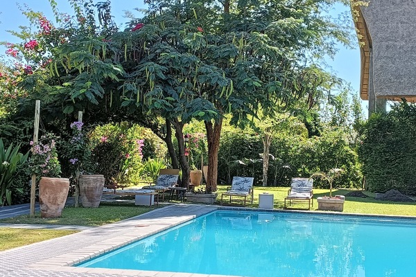 2 piscinas al aire libre, sillones reclinables de piscina