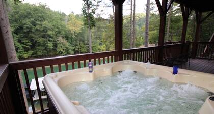 Family retreat, Lakefront, 2 story dock w/ 2 slides