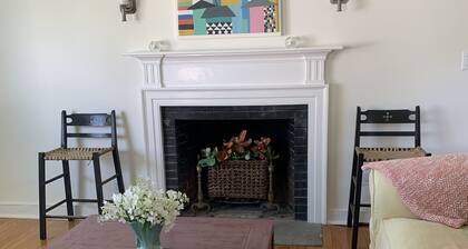 Charming Charming cottage located 1 hour from NYC