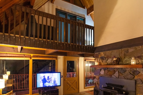 Smart-TV, Kamin, DVD-Player