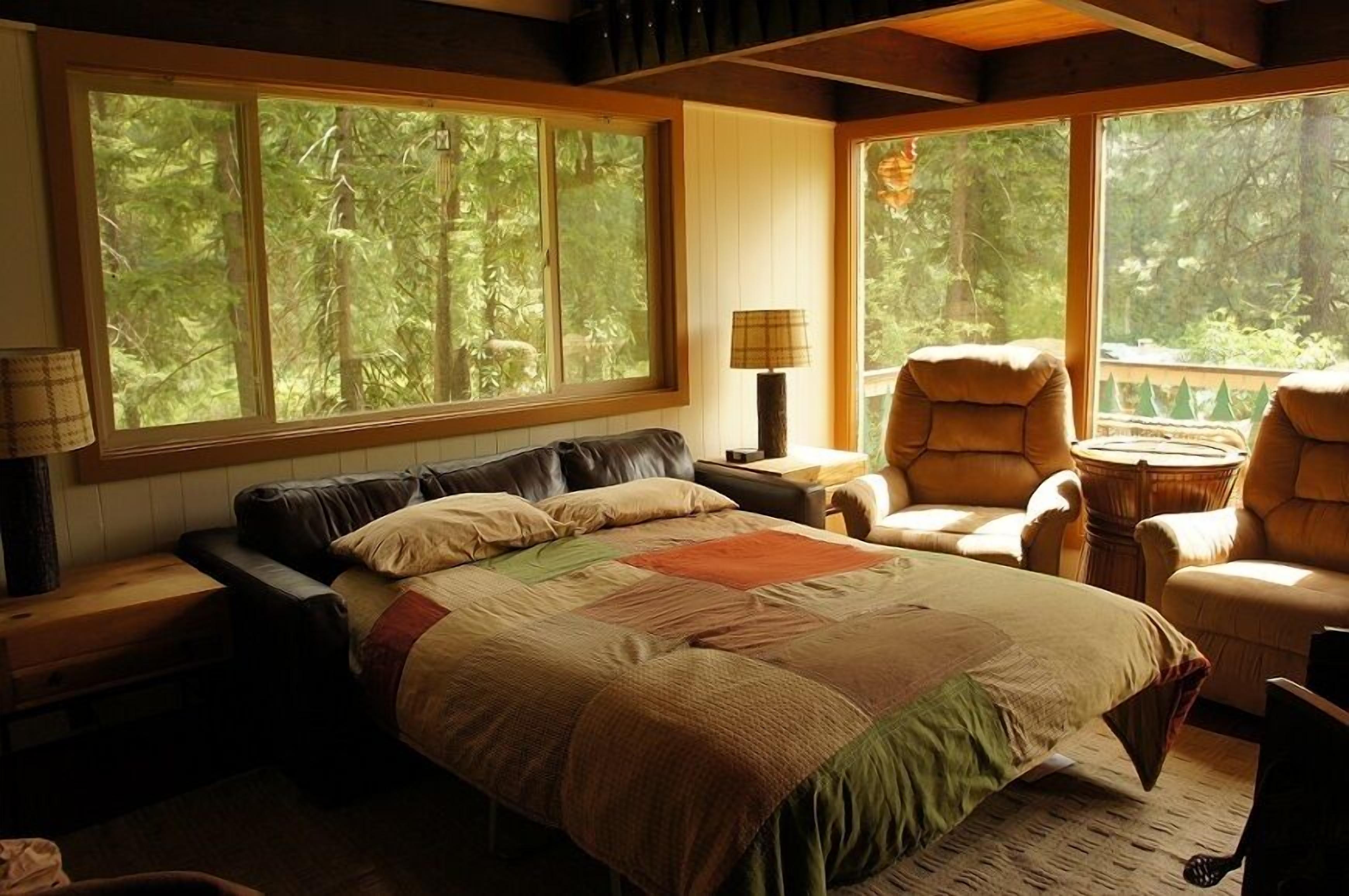 2 多间卧室、办公桌、熨斗/熨衣板、旅行婴儿床