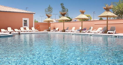 Appart Modeste Ă Seulement Ă 6km de la Plage | Wi-Fi Gratuit + AccĂšs Piscine