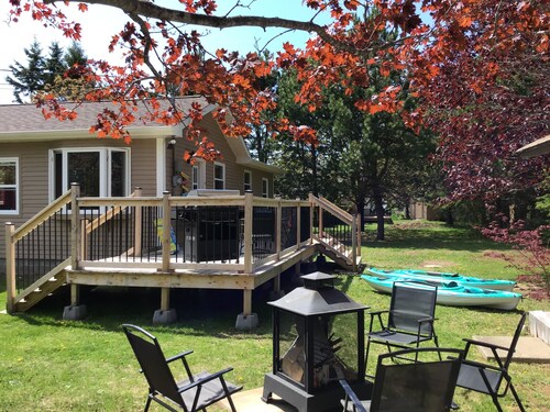 TWO STREETS FROM  BEAUJOLI BEACH - GRAND BARACHOIS - AC- WIFI-SLEEPS SIX