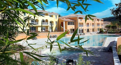 Suite Equipée 800m des Bains Thermaux! Accès Bain à Remous et 3 Piscines