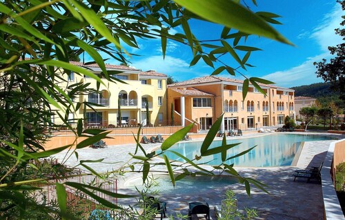 Suite Confortable  | Accès 3 Piscines!