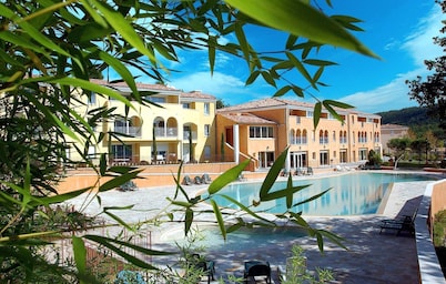 Suite Confortable  | Accès 3 Piscines!